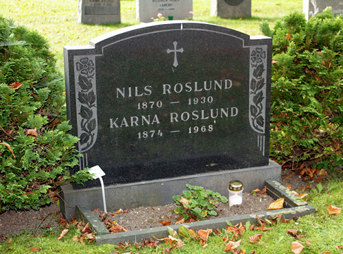 Nils Roslunds och Karna Andersdotter Roslunds gravsten