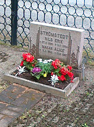 Familjen Nils Erik Strömstedts gravsten